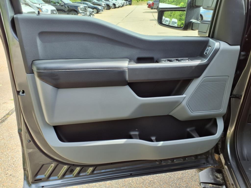 new 2025 Ford F-250 car, priced at $55,850