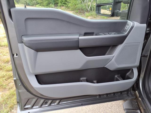 new 2025 Ford F-250 car, priced at $55,930