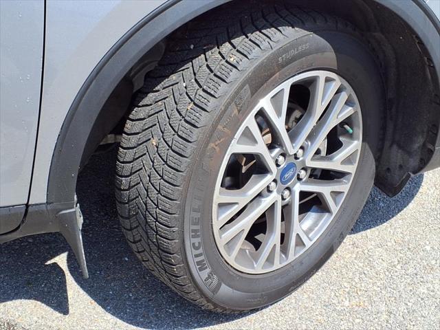 used 2022 Ford Escape car, priced at $25,654
