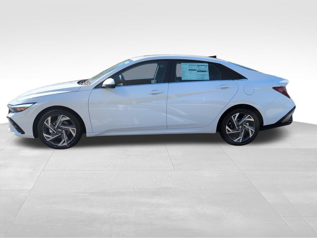 new 2025 Hyundai ELANTRA HEV car, priced at $28,583