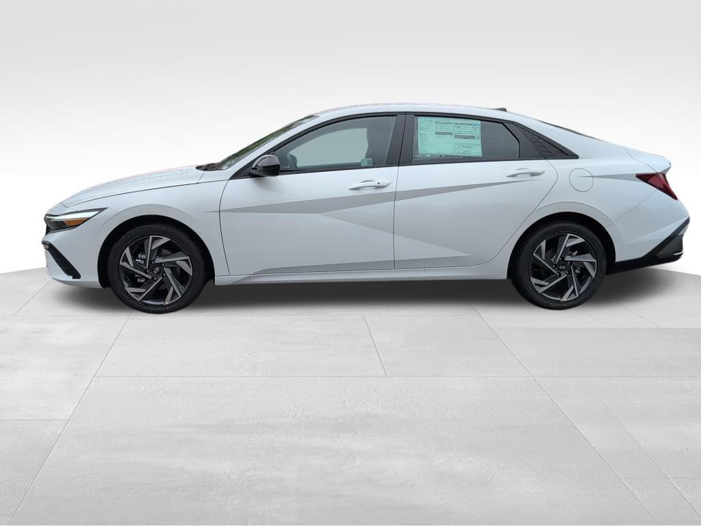 new 2025 Hyundai ELANTRA HEV car, priced at $26,066