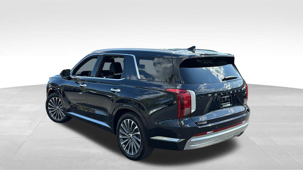 used 2024 Hyundai Palisade car, priced at $38,616