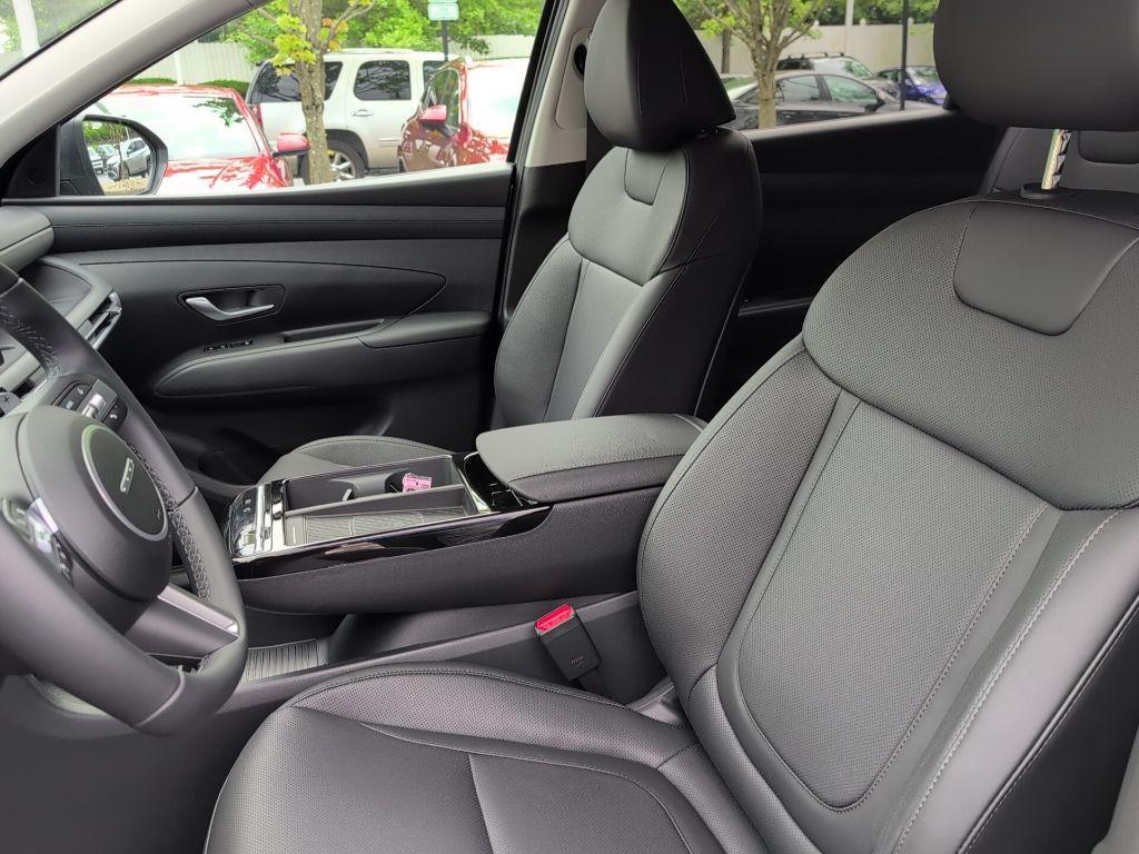 new 2025 Hyundai TUCSON Hybrid car, priced at $34,135