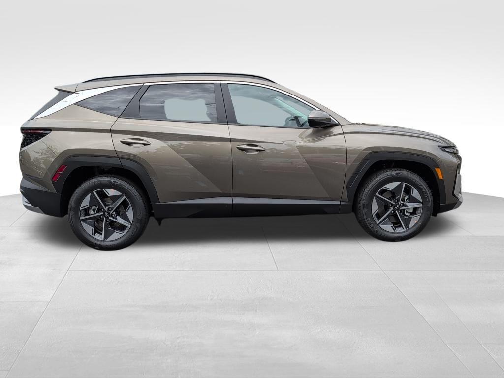 new 2025 Hyundai TUCSON Hybrid car, priced at $34,135