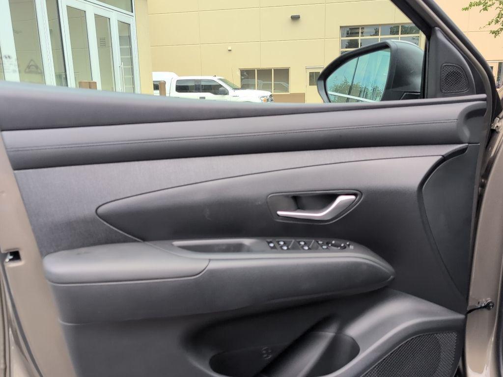 new 2025 Hyundai TUCSON Hybrid car, priced at $34,135