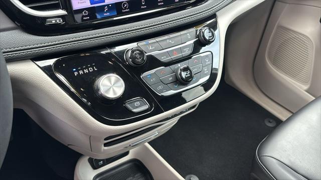 used 2023 Chrysler Pacifica Hybrid car, priced at $24,755