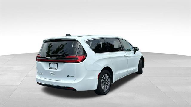 used 2023 Chrysler Pacifica Hybrid car, priced at $24,755