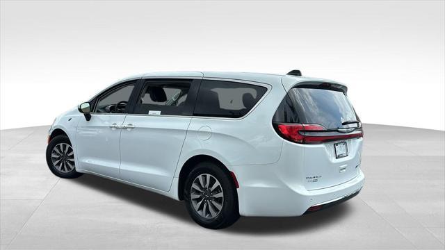 used 2023 Chrysler Pacifica Hybrid car, priced at $24,755
