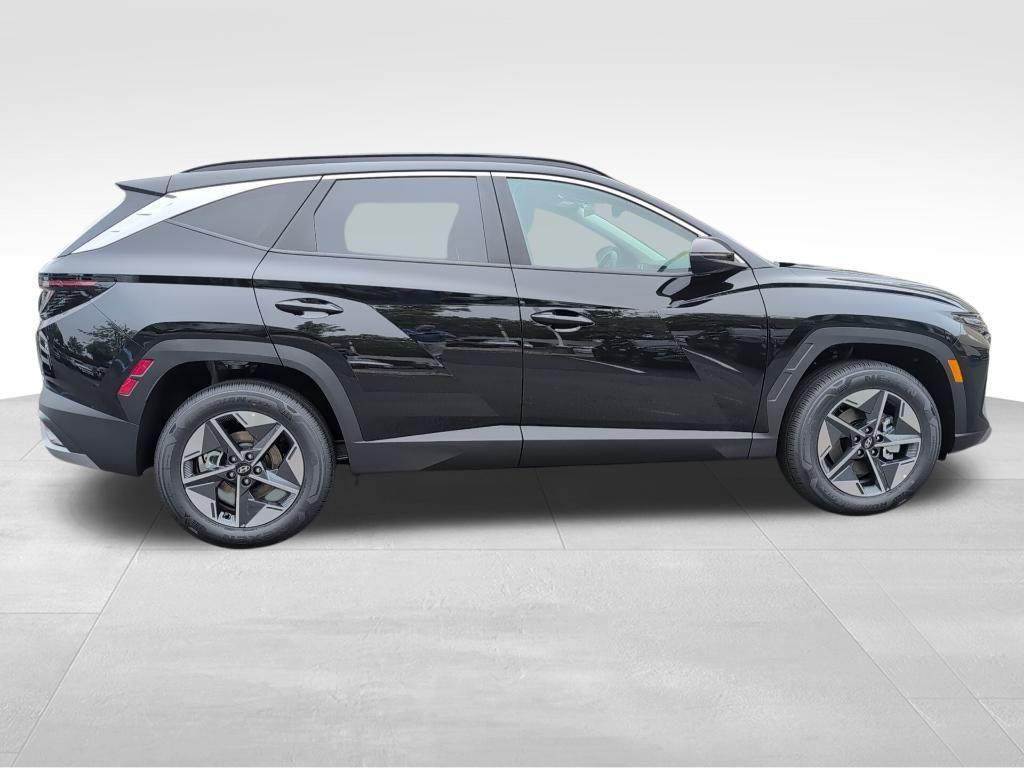 new 2025 Hyundai TUCSON Hybrid car, priced at $34,135