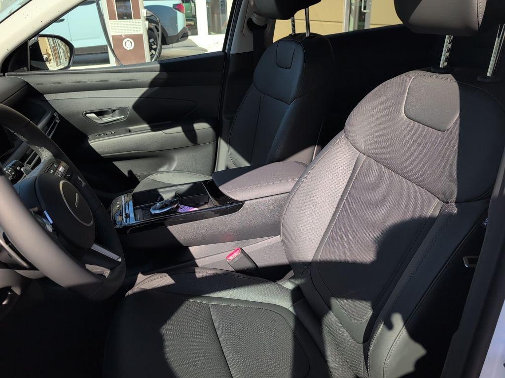 new 2025 Hyundai TUCSON Hybrid car, priced at $35,284