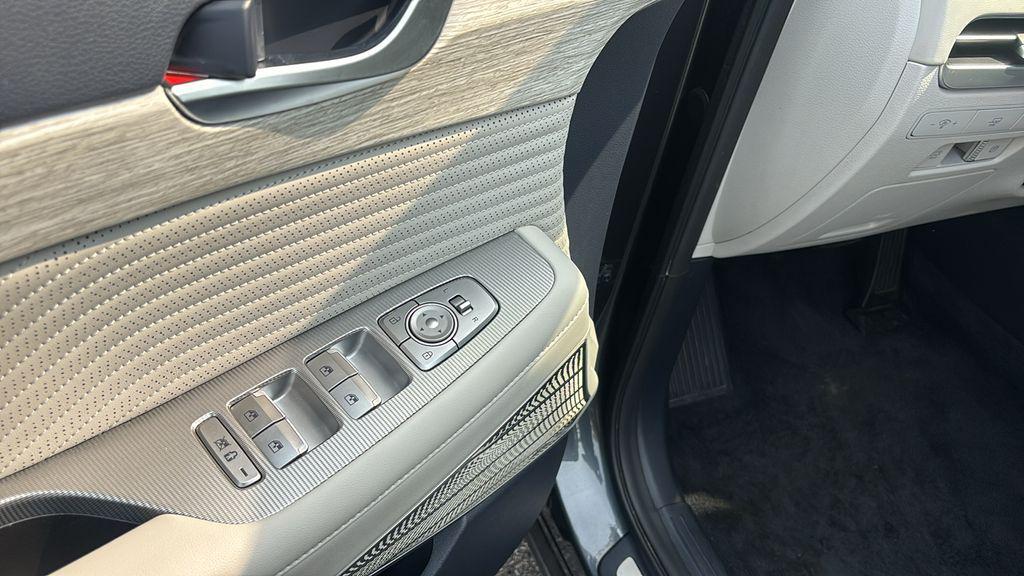 used 2024 Hyundai Palisade car, priced at $40,197