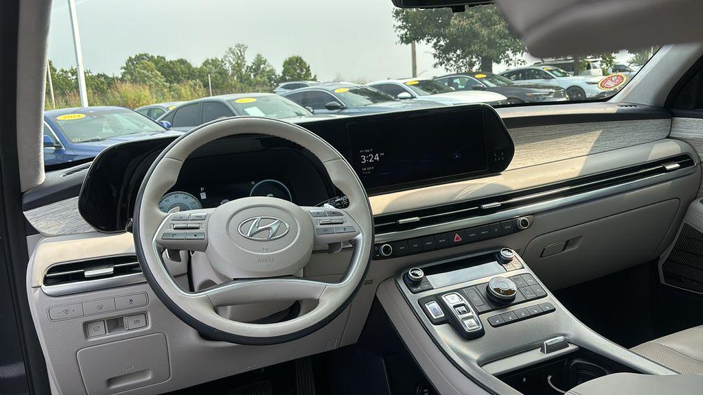 used 2024 Hyundai Palisade car, priced at $40,197