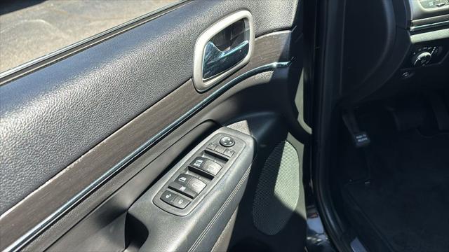 used 2018 Jeep Grand Cherokee car, priced at $15,847
