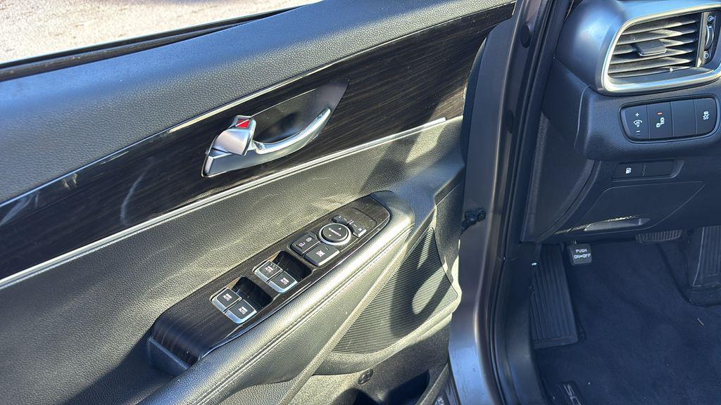 used 2019 Kia Sorento car, priced at $10,661