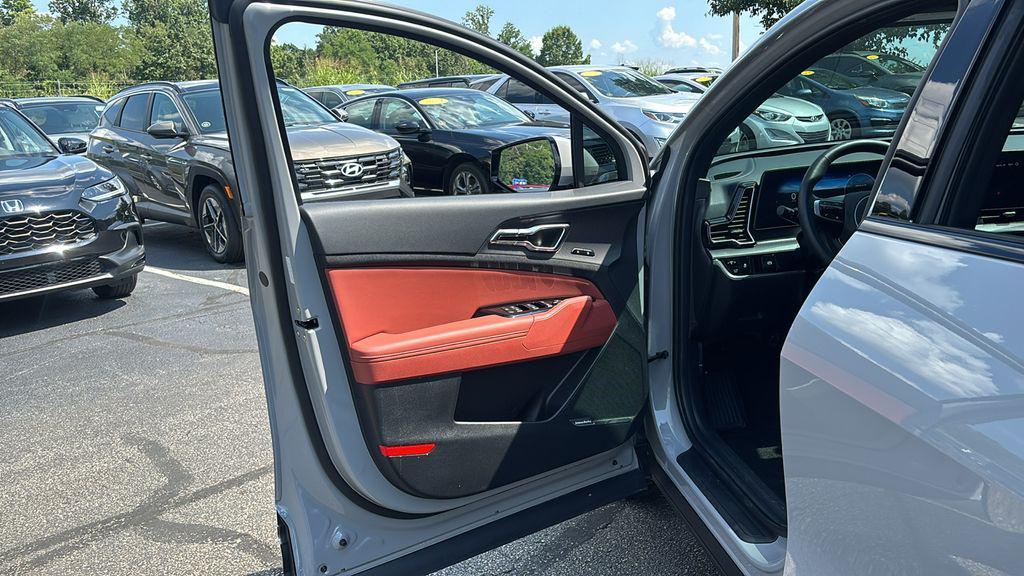 used 2025 Kia Sportage car, priced at $32,479
