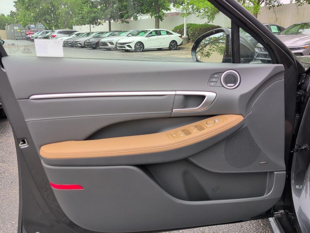 new 2025 Hyundai Sonata Hybrid car, priced at $36,263