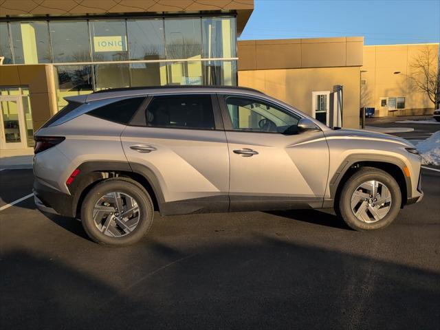 new 2025 Hyundai Tucson Hybrid car, priced at $34,199