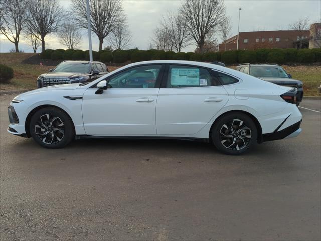 new 2024 Hyundai Sonata car, priced at $28,105