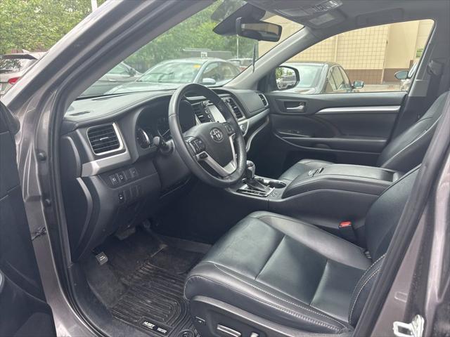 used 2019 Toyota Highlander car, priced at $25,820