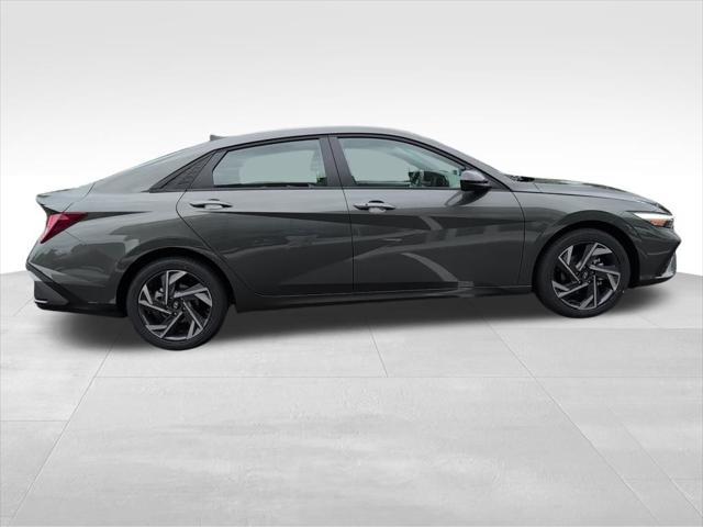 new 2025 Hyundai Elantra car, priced at $22,916