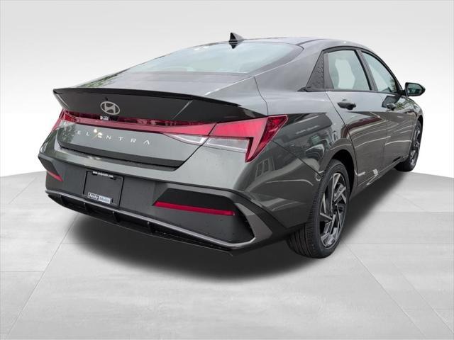 new 2025 Hyundai Elantra car, priced at $22,916