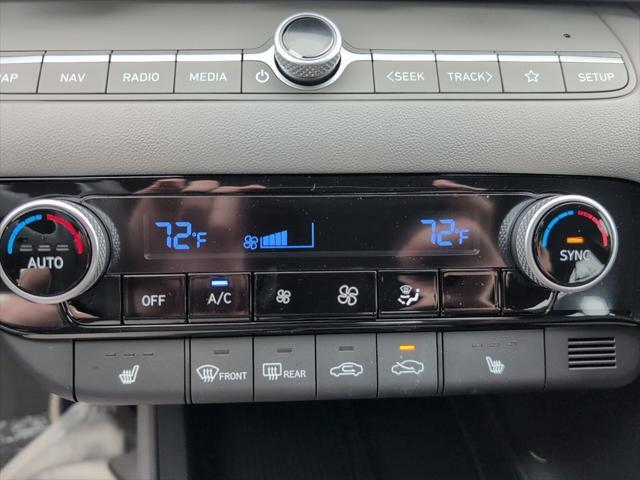 new 2025 Hyundai Elantra car, priced at $25,432