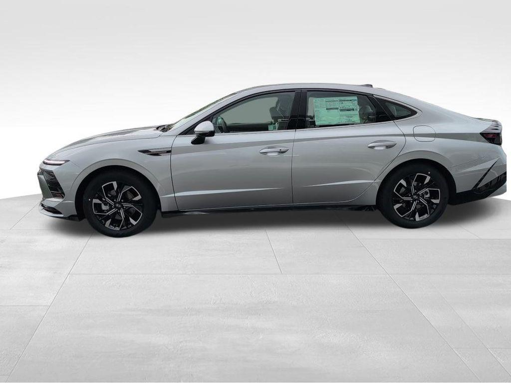 new 2025 Hyundai Sonata car, priced at $28,214