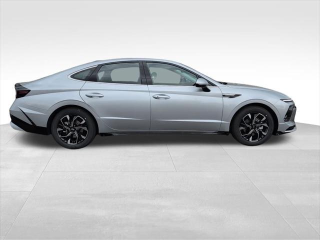 new 2025 Hyundai Sonata car, priced at $28,714