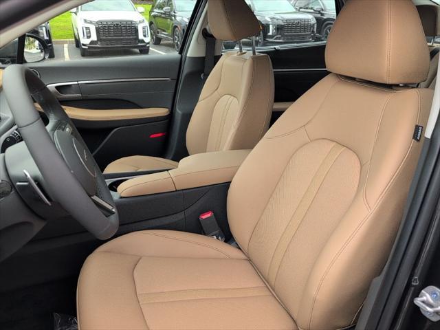 new 2025 Hyundai Sonata Hybrid car, priced at $36,760