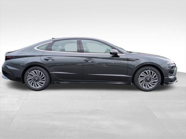 new 2025 Hyundai Sonata Hybrid car, priced at $36,760