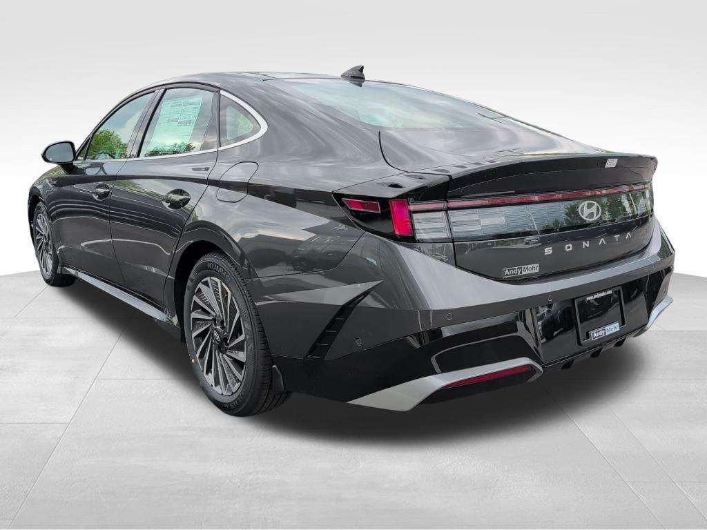 new 2025 Hyundai Sonata Hybrid car, priced at $36,260