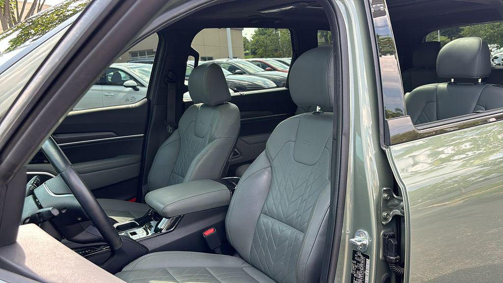 used 2023 Kia Telluride car, priced at $37,379