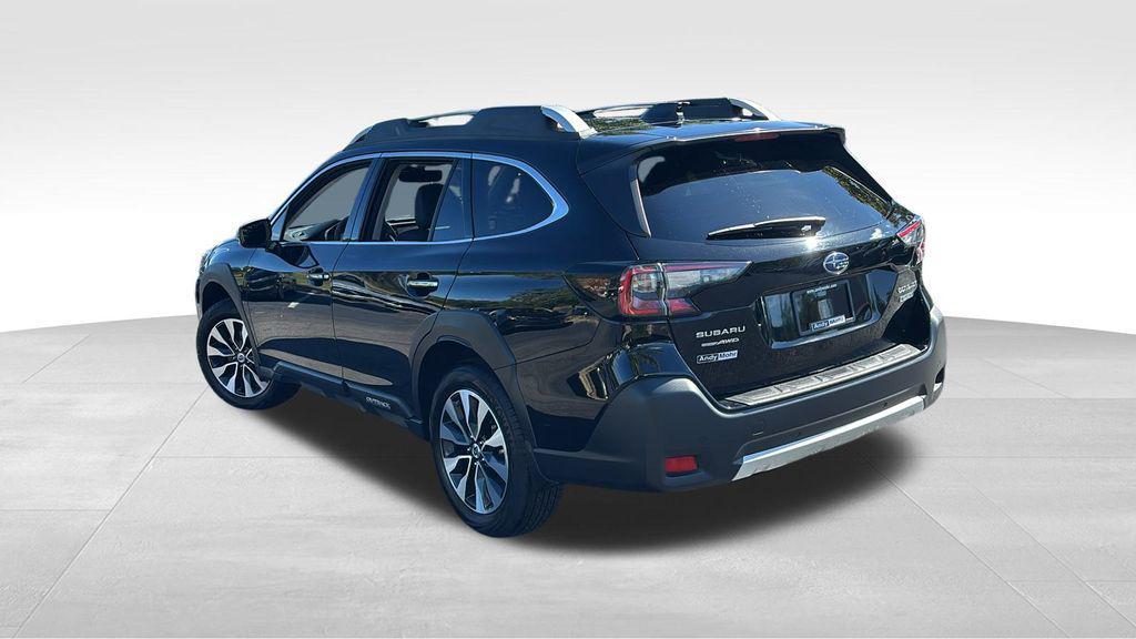 used 2025 Subaru Outback car, priced at $35,617
