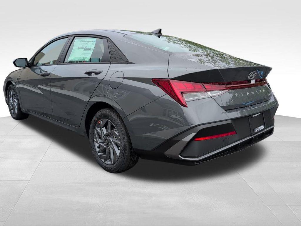 new 2025 Hyundai ELANTRA HEV car, priced at $23,678