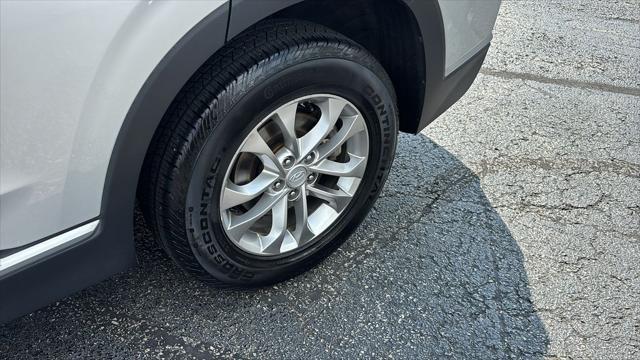 used 2019 Hyundai Santa Fe car, priced at $17,793