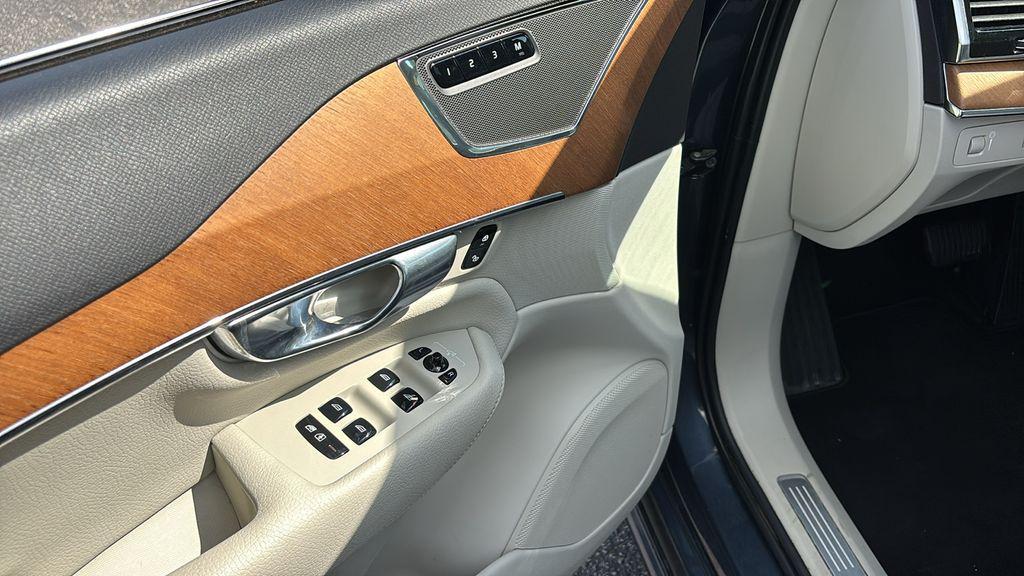 used 2022 Volvo XC90 car, priced at $34,109