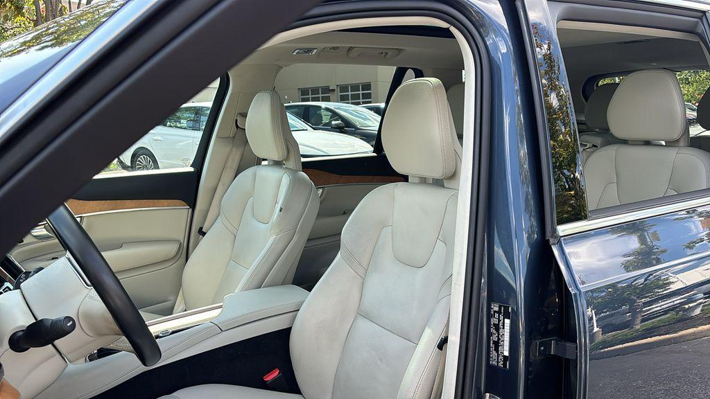 used 2022 Volvo XC90 car, priced at $34,109