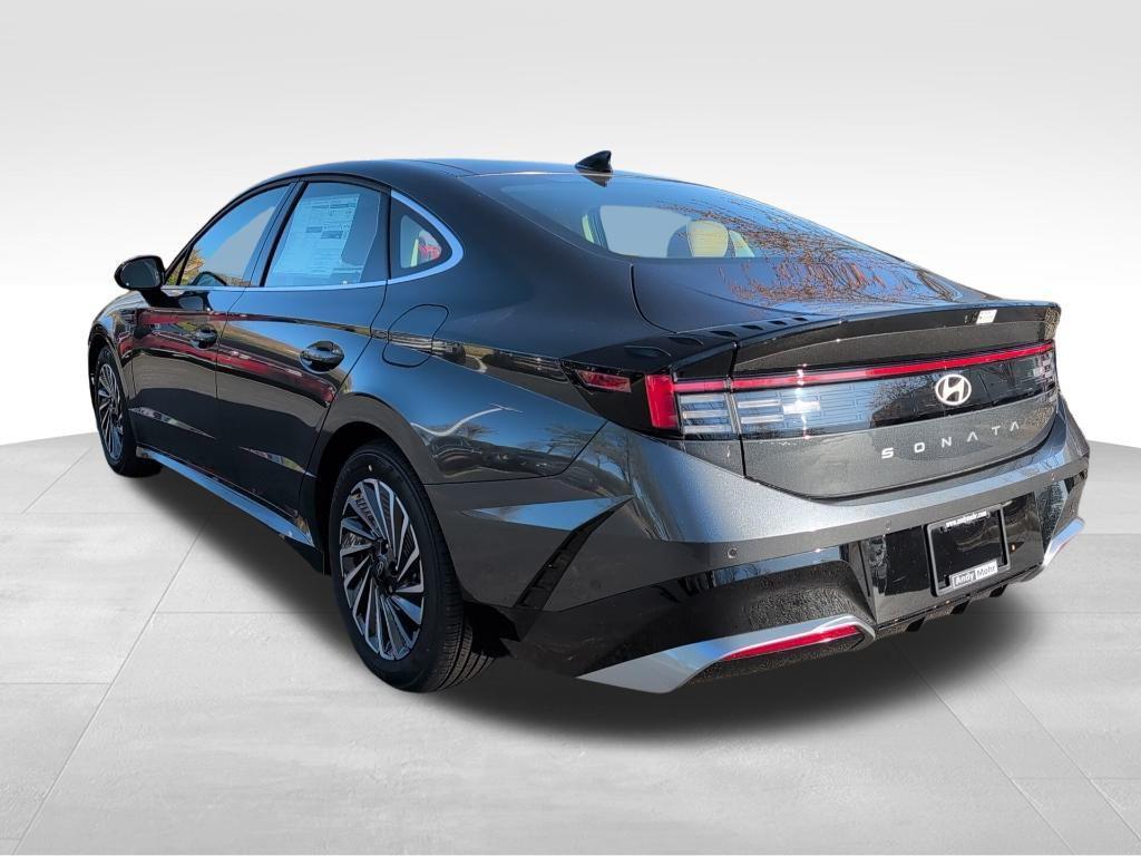 new 2025 Hyundai Sonata Hybrid car, priced at $33,360