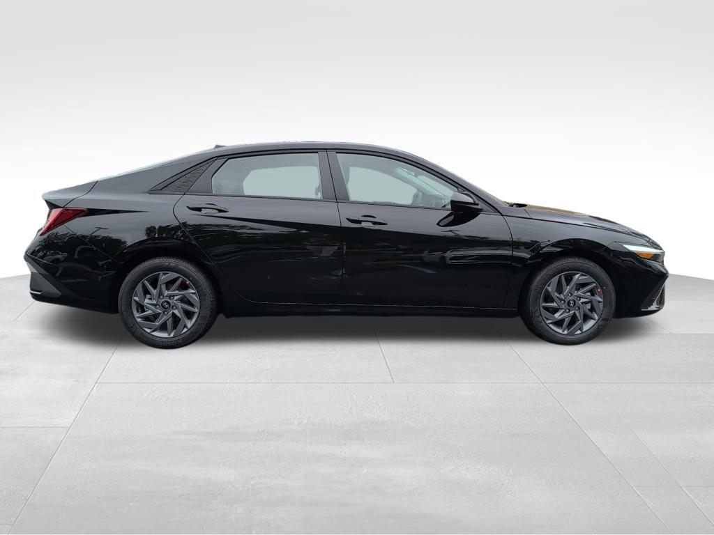 new 2025 Hyundai ELANTRA HEV car, priced at $23,678