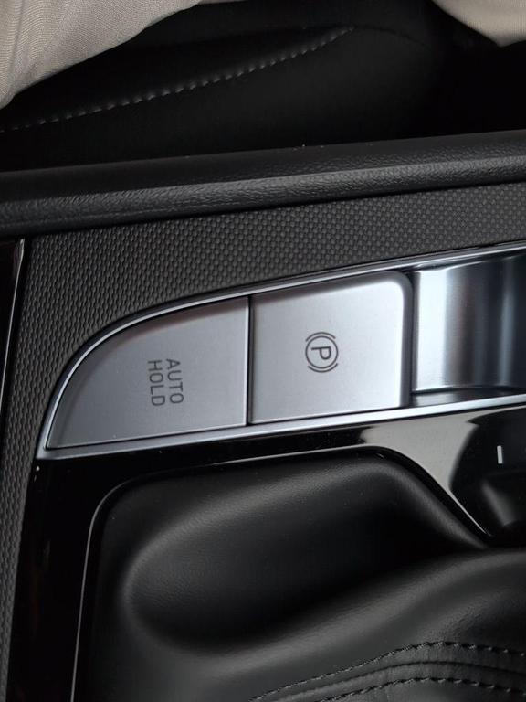 new 2025 Hyundai ELANTRA HEV car, priced at $23,678