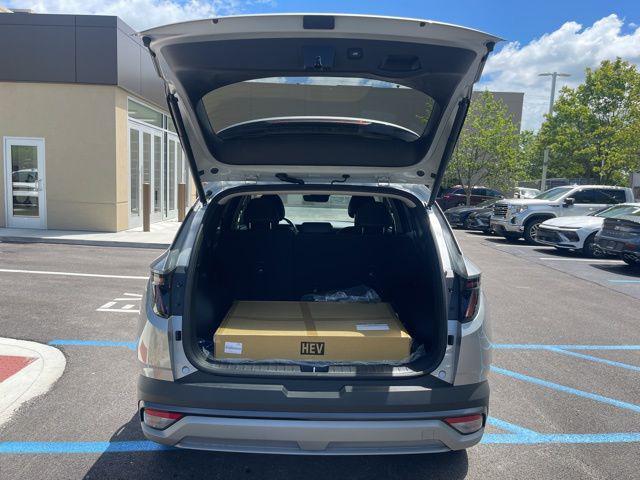 new 2025 Hyundai TUCSON Hybrid car, priced at $36,066