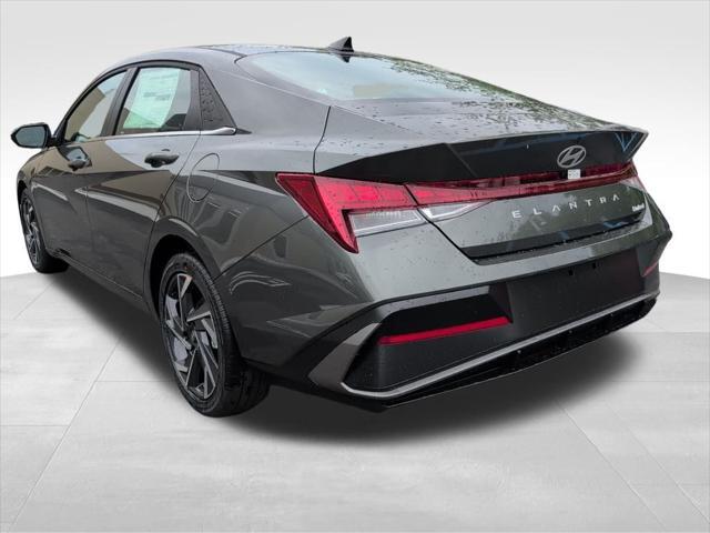 new 2025 Hyundai Elantra car, priced at $26,044