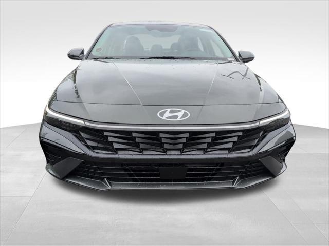 new 2025 Hyundai Elantra car, priced at $26,044