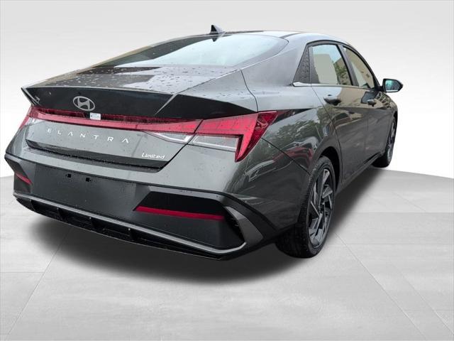 new 2025 Hyundai Elantra car, priced at $26,044