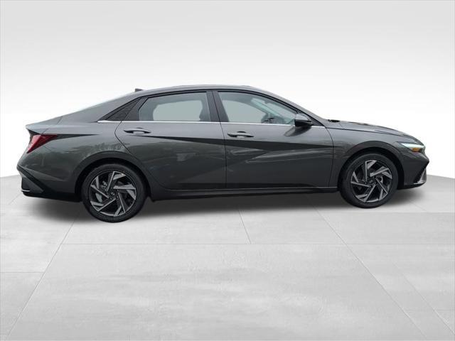 new 2025 Hyundai Elantra car, priced at $26,044