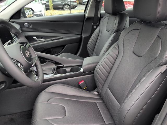 new 2025 Hyundai Elantra car, priced at $26,044