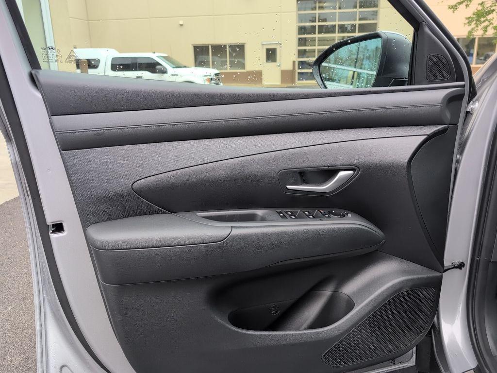 new 2025 Hyundai TUCSON Hybrid car, priced at $34,876