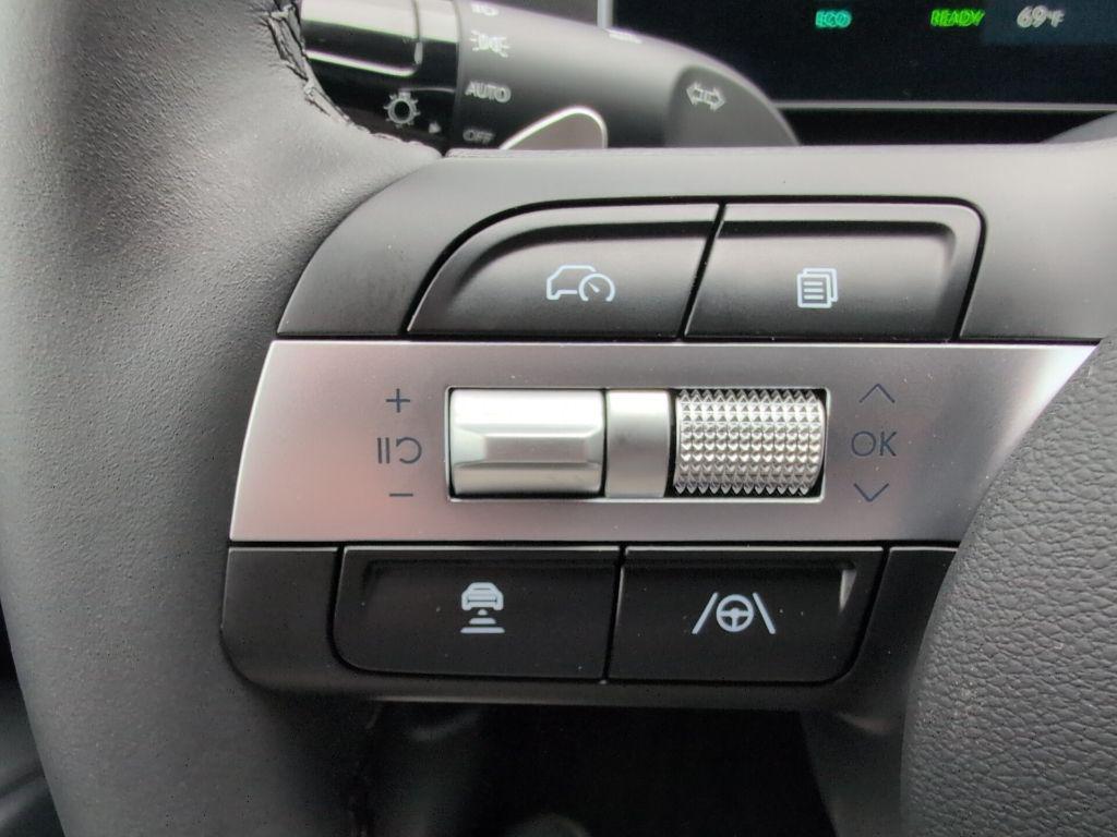 new 2025 Hyundai TUCSON Hybrid car, priced at $34,876