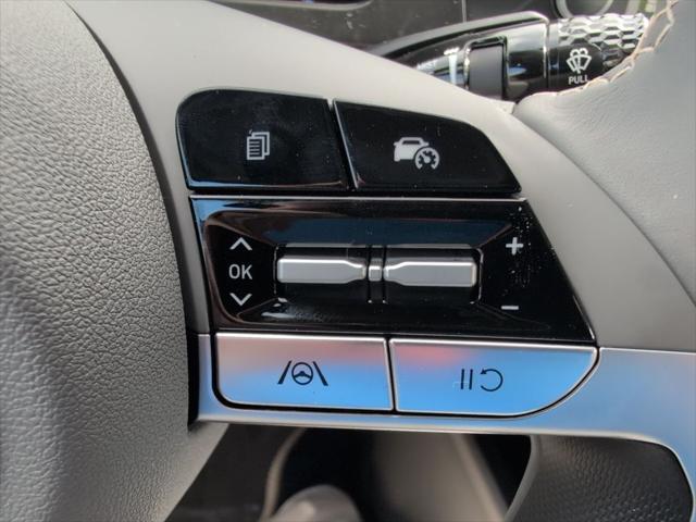 new 2025 Hyundai Elantra car, priced at $22,916