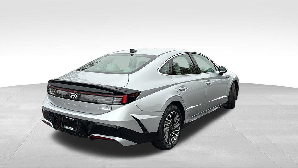 used 2024 Hyundai Sonata Hybrid car, priced at $25,913